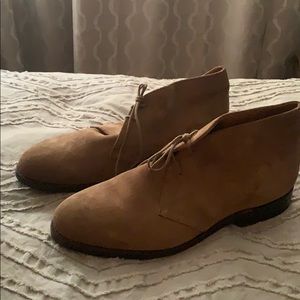 New! Tan suede JCrew chukka boots 10